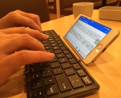 iPhone&bluetooth keyboard